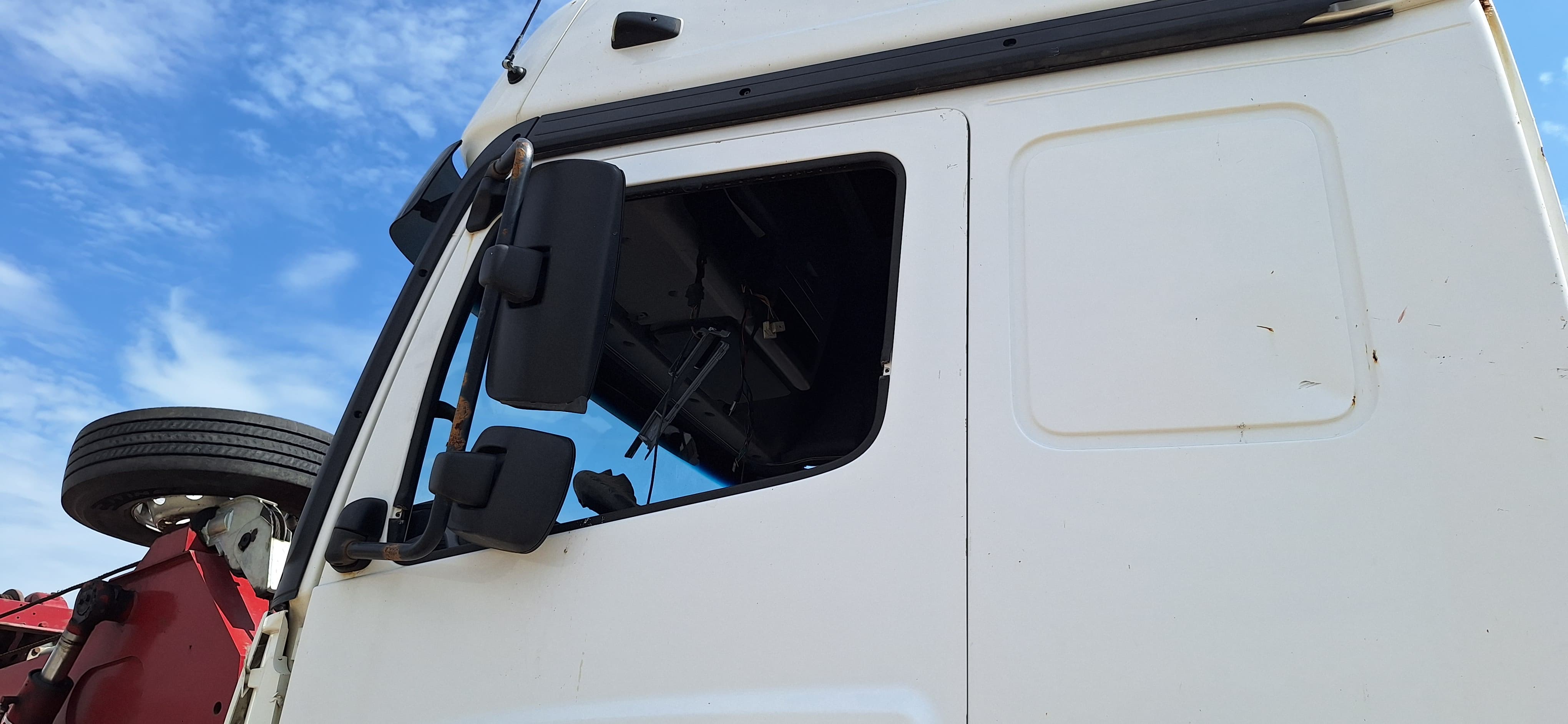 КамАЗ 5490 4x2 Седельный тягач 2017 г. - фото 11